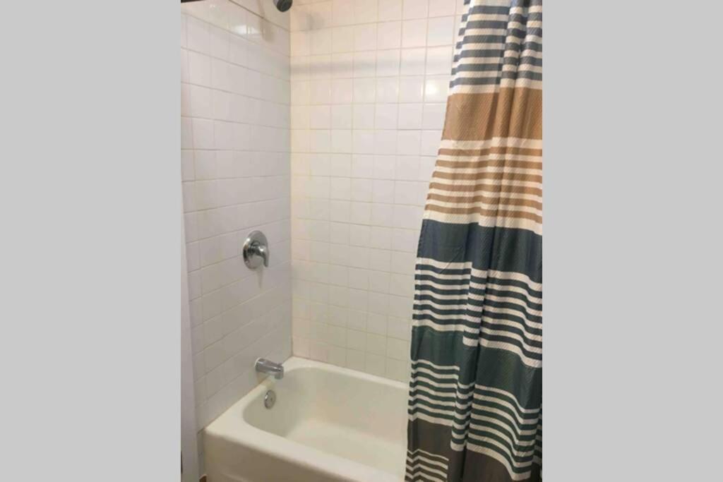 Just Like Being At Home- Newly Renovated Unit North Troy 外观 照片