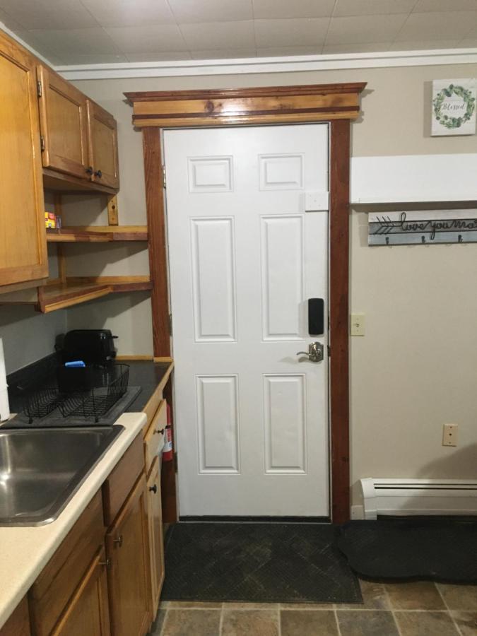 Just Like Being At Home- Newly Renovated Unit North Troy 外观 照片
