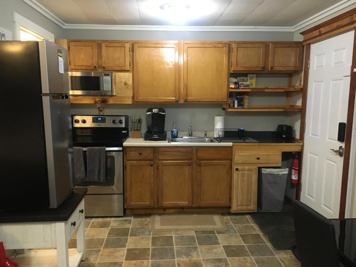 Just Like Being At Home- Newly Renovated Unit North Troy 外观 照片